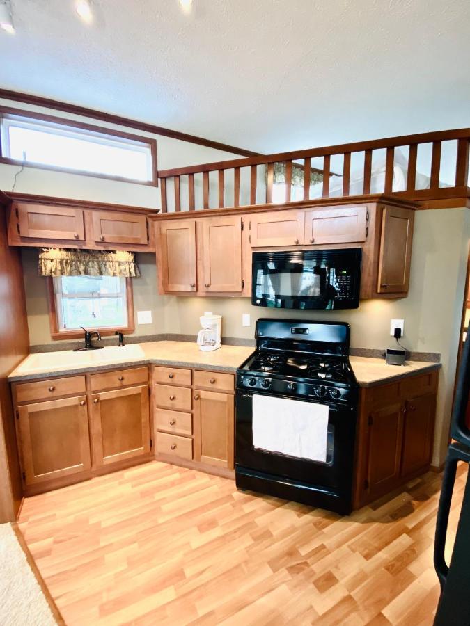 Pleasure Point Rv Resort Edmore Экстерьер фото